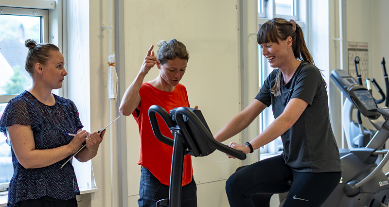 Der Bürger macht einen Fitnesstest am Anfang der Studie und ganz am Ende. Dadurch sieht man, wieviel der Bürger sich verbessert hat.